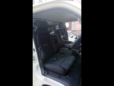 TOYOTA�@200�n�n�C�G�[�X�@�Ɂ@RECARO�i���J���j�@�G���S���hMV�@BK�@�A�[�����X�g�t���@����