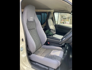 TOYOTA�@�n�C�G�[�X�@�Ɂ@RECARO�i���J���j�@LX-F�@IN110�@�O���C�@����