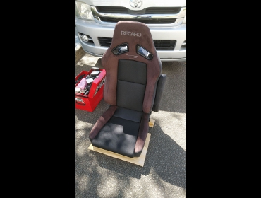 TOYOTA�@�n�C�G�[�X200�n�@�U�^�@���C�h�{�f�B�i2011�N�j�@�Ɂ@RECARO�i���J���j�@SR-7F�@GU100�@�u���E���@����