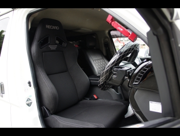 TOYOTA�@�n�C�G�[�X�@200�n�@�Ɂ@RECARO�i���J���j�@SR-7F�@GK100�@BK/BK�@����
