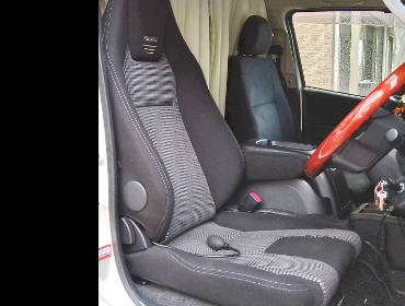 TOYOTA�@�n�C�G�[�X�@4�^�@�i���[�n�C���[�t�@�L�����s���O�J�[�����ԁ@KDH201K�i2016�N�j�@�Ɂ@RECARO�i���J���j�@LX-�@IN110�@BK�@����