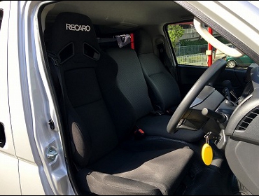 TOYOTA�@200�n�n�C�G�[�X�@�Ɂ@RECARO�i���J���j�@SR-7F�@KK100�@BK�@A/R�@����