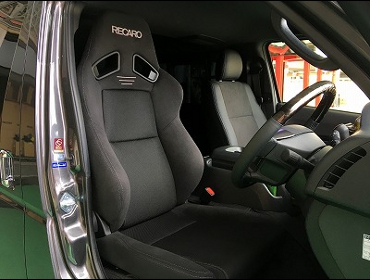 TOYOTA�@�n�C�G�[�X�@200�n�@6�^�i2020�N�j�@�Ɂ@RECARO�i���J���j�@SR-7F�@GK100�@BK/BK�@����