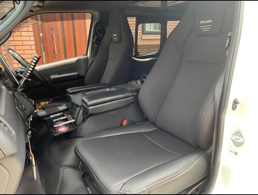 TOYOTA�@�n�C�G�[�X�@5�^�f�B�[�[���ԁ@�Ɂ@RECARO�i���J���j�@LX-F�@TR�@NN�@BK�@�~���E�@����