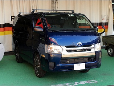 TOYOTA�@200�n�n�C�G�[�X�i2019�N�j�@�Ɂ@RECARO�i���J���j�@SR-7F�@KK100�@RED�@A/R�@����