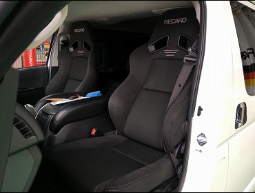 TOYOTA�@�n�C�G�[�X�@5�^�@�Ɂ@RECARO�i���J���j�@SR-7F�@GK100�@BK/BK�@�A�[�����X�g�t���@�~���E�@����