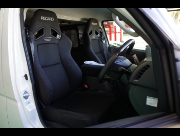 TOYOTA�@�n�C�G�[�X�@�Ɂ@RECARO�i���J���j�@SR-7F�@GK100�@BK/BK�@�~���E�@����