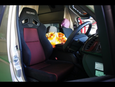 TOYOTA�@�n�C�G�[�X�@�Ɂ@RECARO�i���J���j�@SR-7F�@GK100�@BK/RED�@����