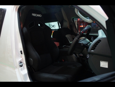 TOYOTA�@�n�C�G�[�X�@�Ɂ@RECARO�i���J���j�@SR-7F�@KK100�@BK�@A/R�@����
