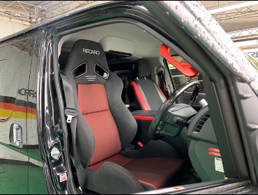 TOYOTA�@�n�C�G�[�X�@4�^�@�Ɂ@RECARO�i���J���j�@SR-7�@GK100�@BK/RED�@����