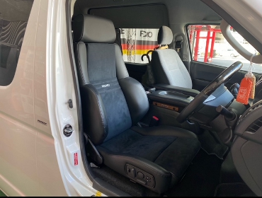 TOYOTA�@�n�C�G�[�X�@200�n�i2018�N�j�@�A�E�g���b�g�@�I���\�y�hDL220HV�@����