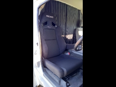 TOYOTA�@�n�C�G�[�X1�^�@�Ɂ@RECARO�i���J���j�@SR-7F�@GK100�@BK/BK�@����