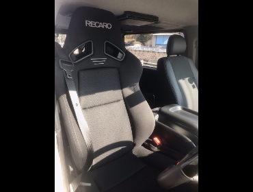 TOYOTA�@�n�C�G�[�X�@KDH201V�@�Ɂ@RECARO�i���J���j�@SR-7F�@GK100�@BK/BK�@����