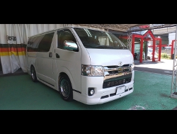 TOYOTA�@�n�C�G�[�X�@TRH200V�i2018�N�j�@�Ɂ@RECARO�i���J���j�@SR-7F�@GK100�@BK/BK�@�~���E�@����