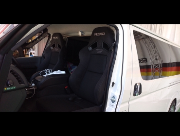 TOYOTA�@�n�C�G�[�X�@TRH200V�i2018�N�j�@�Ɂ@RECARO�i���J���j�@SR-7F�@GK100�@BK/BK�@�~���E�@����