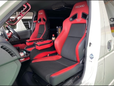 TOYOTA�@�n�C�G�[�X�@�Ɂ@RECARO�i���J���j�@SR-7�@GU100�@RED�@���@SR-7F�@Lassic�@RED�@����