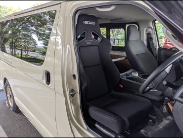TOYOTA�@�n�C�G�[�XDX�@5�^�@�i���[�f�B�[�[���@�Ɂ@RECARO�i���J���j�@SR-7F�@GK100�@BK/BK�@����
