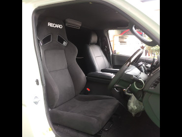 TOYOTA�@�n�C�G�[�X�@206V�i2020�N�j�@�Ɂ@RECARO�i���J���j�@SR-7F�@����