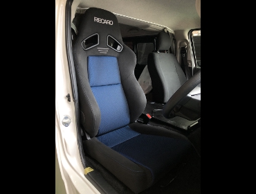 TOYOTA�@�n�C�G�[�X�@200�@�Ɂ@RECARO�i���J���j�@SR-7F�@GK100�@BK/�u���[�@����