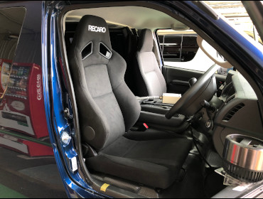 TOYOTA�@�n�C�G�[�X�i2017�N�j�@�Ɂ@RECARO�i���J���j�@SR-7F�@KK100�@BK�@�V�[�g�q�[�^�[�t���@����