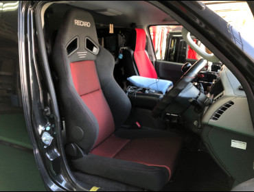 TOYOTA�@�n�C�G�[�X���S���@�Ɂ@RECARO�i���J���j�@SR-7F�@GK100�@BK/RED�@A/R�^�C�v�@����