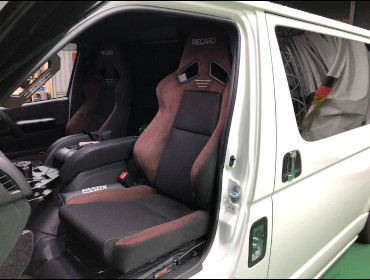 TOYOTA�@�n�C�G�[�X�i2021�N�j�@�Ɂ@RECARO�i���J���j�@SR-7F�@GU100�@�u���E���@�~���E�@����