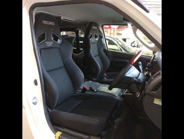 TOYOTA�@�n�C�G�[�X�@4�^�@�i���[�@�f�B�[�[���@�Ɂ@RECARO�i���J���j�@SR-7F�@GK100�@BK/BK�@�V�[�g�q�[�^�[�t���@�~���E�@����