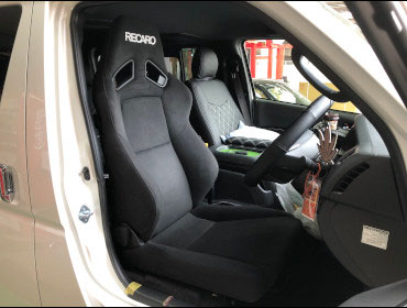 TOYOTA�@�n�C�G�[�X�@�X�[�p�[GL�@�Ɂ@RECARO�i���J���j�@SR-7F�@KK100�@BK�@����