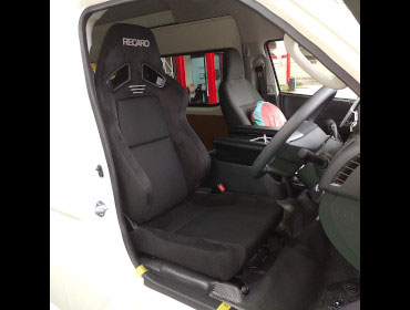 TOYOTA�@�n�C�G�[�X�@6�^�@�f�B�[�[���@���C�h�i2022�N�j�@�Ɂ@RECARO�i���J���j�@SR-7F�@GU100�@BK�@����