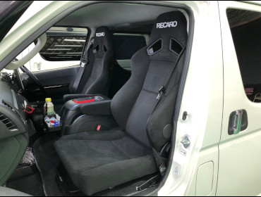 TOYOTA�@�n�C�G�[�X�@GDH201V�i2018�N�j�@�Ɂ@RECARO�i���J���j�@SR-7F�@KK100�@BK�@�V�[�g�q�[�^�[�t���@�A�[�����X�g�t���@�~���E�@����