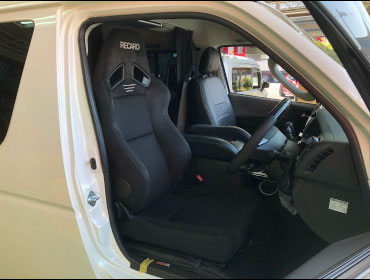 TOYOTA�@�n�C�G�[�X���S���@6�^�@���C�h�@�Ɂ@RECARO�i���J���j�@SR-7F�@GU100�@BK/BK�@����