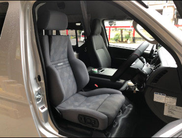 TOYOTA�@�n�C�G�[�X�@6�^�@�i���[�@�f�B�[�[���i2022�N�j�@�Ɂ@RECARO�i���J���j�@�I���\�y�hAN220HV�@�O���C�@����