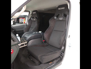 TOYOTA�@�n�C�G�[�X�@4�^�@�i���[�@�f�B�[�[���i2017�N�j�@�Ɂ@RECARO�i���J���j�@SR-7F�@GU100�@BK�@�~���E�@����