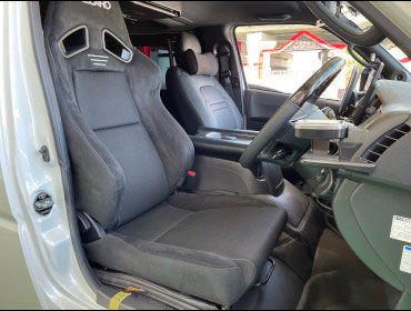 TOYOTA�@�n�C�G�[�X�@6�^�i���[�f�B�[�[���@GDH206V�i2021�N�j�@�Ɂ@RECARO�i���J���j�@SR-7F�@GU100�@BK�@����