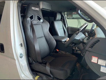 TOYOTA�@�n�C�G�[�X6�^�@�f�B�[�[���@�i���[�i2022�N�j�@�Ɂ@RECARO�i���J���j�@SR-7F�@GU100H�@BK�@�V�[�g�q�[�^�[�t���@����