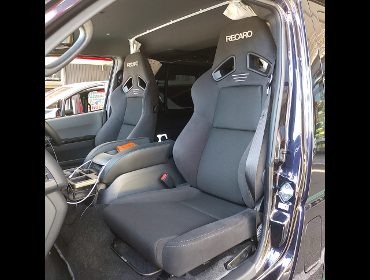 TOYOTA�@�n�C�G�[�X�@6�^�@�i���[�f�B�[�[���i2022�N�j�@�Ɂ@RECARO�i���J���j�@SR-7F�@GK100�@BK/BK�@�~���E�@����