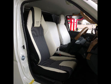 TOYOTA�@�n�C�G�[�X�@6�^�@�i���[�f�B�[�[���i2022�N�j�@�Ɂ@RECARO�i���J���j�@LX-F�@WL110H�@�����U�[�@����