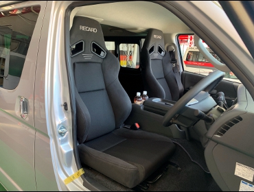 TOYOTA�@�n�C�G�[�X�@7�^�@GDH206V�i2022�N�j�@�Ɂ@RECARO�i���J���j�@SR-7F�@GK100�@BK/BK�@�~���E�@����