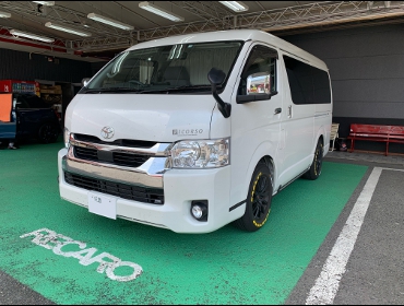 TOYOTA�@�n�C�G�[�X���S���@TRH214W���@���C�h���S���~�h�����[�t�L�����s���O�@�Ɂ@RECARO�i���J���j�@�G���S���hMV�@�O���C�@����