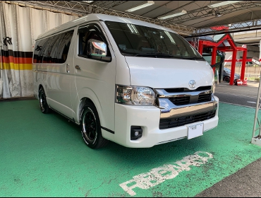 TOYOTA�@�n�C�G�[�X�@���C�h�@TRH216K�i2022�N�j�@�Ɂ@RECARO�i���J���j�@SR-7F�@GU100H�@�u���E���@�V�[�g�q�[�^�[�t���@�~���E�@����