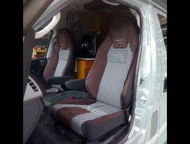 TOYOTA�@�n�C�G�[�X�@KDH206K�i2012�N�j�@�t�����g3�l�|���@�Ɂ@RECARO�i���J���j�@LX-F�@WU110�@�u���E���@�A�[�����X�g�t���@�~���E�@����