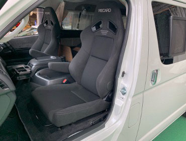 TOYOTA�@�n�C�G�[�X�@TRH214W�i2021�N�j�@�Ɂ@RECARO�i���J���j�@SR-7F�@GK100�@BK/BK�@�~���E�@����