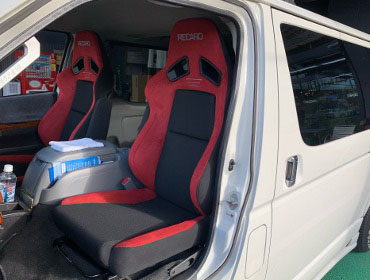 TOYOTA�@�n�C�G�[�X�@KDH205V�@�Ɂ@RECARO�i���J���j�@SR-7F�@GU100�@RED�@�~���E�@����