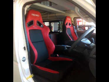 TOYOTA�@�n�C�G�[�X�@TRH216K�i2022�N�j�@�Ɂ@RECARO�i���J���j�@SR-7F�@GU100�@RED�@���@SR-7F�@GU100H�@RED�@�V�[�g�q�[�^�[�t���@����