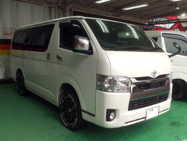 TOYOTA�@�n�C�G�[�X�i2022�N�j�@�Ɂ@RECARO�i���J���j�@SR-7F�@GU100�@BK�@����