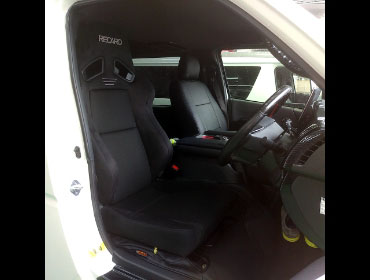 TOYOTA�@�n�C�G�[�X�i2022�N�j�@�Ɂ@RECARO�i���J���j�@SR-7F�@GU100�@BK�@����