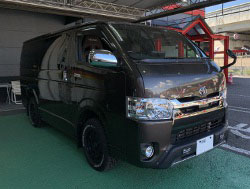 TOYOTA�@�n�C�G�[�X200�i2018�N�j�@�Ɂ@RECARO�i���J���j�@SR-7F�@GU100�@�u���E���@�A�[�����X�g�t���@����