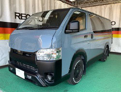 TOYOTA�@�n�C�G�[�X�@5�^�i���[�K�\�����@�Ɂ@RECARO�i���J���j�@SR-7F�@GU100�@�u���E���@����