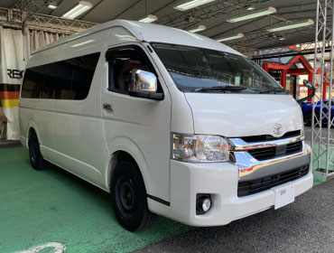 TOYOTA�@�n�C�G�[�X�@200�n�i2022�N�j�@�Ɂ@RECARO�i���J���j�@SR-7F�@GU100�@�u���E���@����