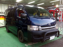 TOYOTA�@�n�C�G�[�X�@4�^�@�i���[�@�f�B�[�[���@�Ɂ@RECARO�i���J���j�@SR-7F GU100H�@RED�@�V�[�g�q�[�^�[�t���@����